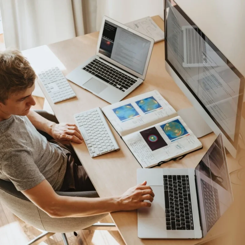 Computers, laptops en monitoren inkopen voor je bedrijf: vind een groothandel in ICT en vraag aan via Grootmarkt.