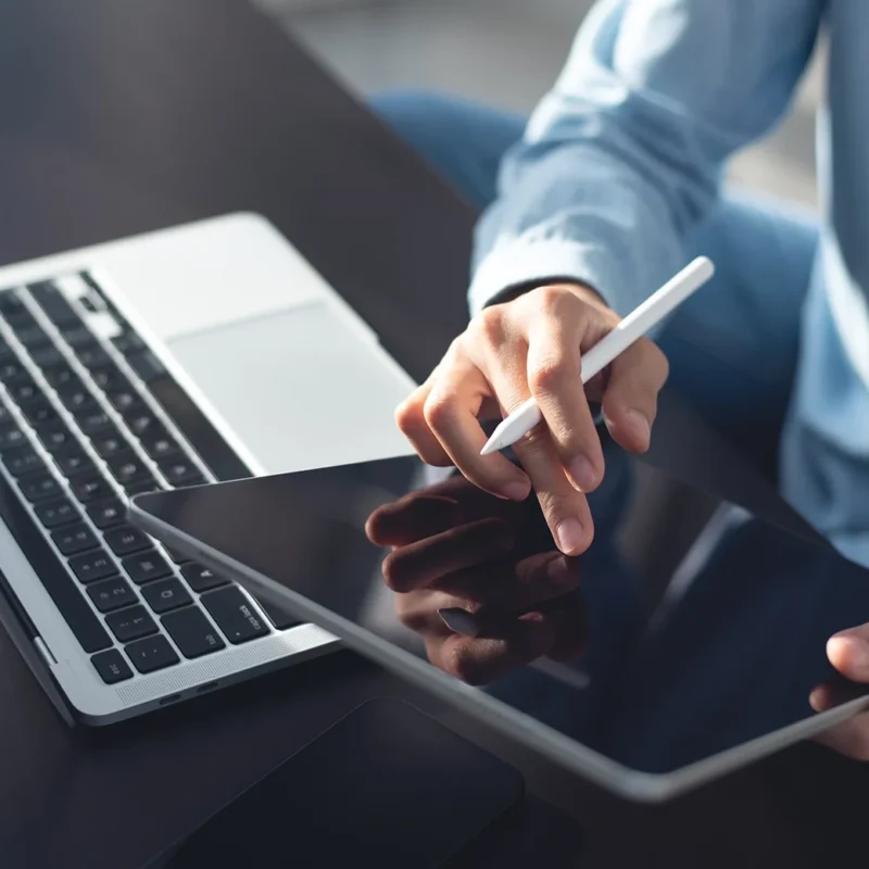 Zoek een ICT-groothandel in tablets en laptops voor je bedrijf, op rekening geleverd, en vraag gratis aan via Grootmarkt.